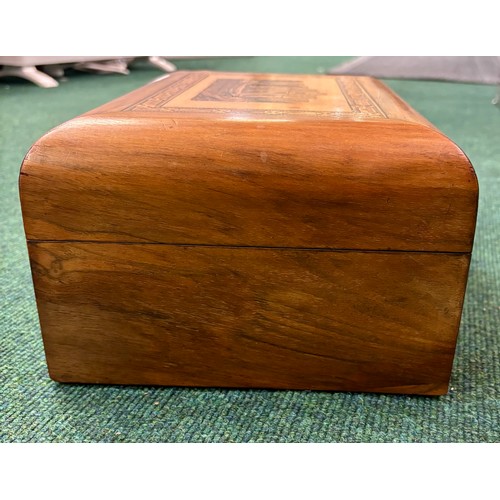 414 - AN ANTIQUE TUNBRIDGE WARE TREEN LADIES BOX - BLUE SILK INTERIOR WITH A LIFT OUT TRAY