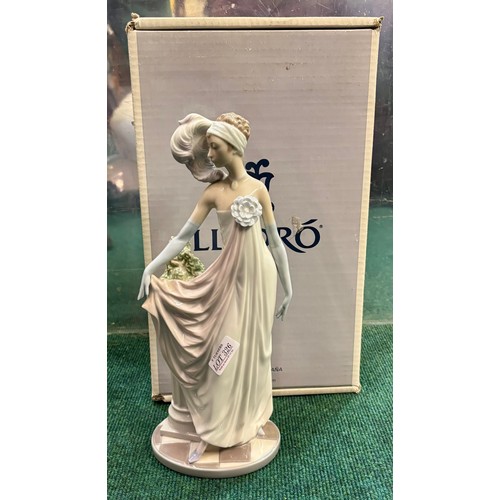 326 - Lladro 5283 Dama Charleston Socialite Of The 1920s By Vicente Martiez 1985-2002 WITH ORIGINAL BOX