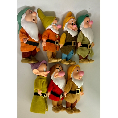 407 - A SET OF VINTAGE SEVEN (7) SNOWHITE DWARF FIGURES BY SIMBA - COMPLETE SET & A SIMBA TOYS SNOW WHITE ... 