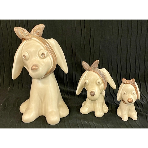 430 - SYLVAC FIGURINES: A GRADUATED COLLECTION OF SYLVAC DOGS 'TOOTHACHE - LARGE, MEDIUM AND SMALL -NO'S 2... 