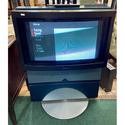 331 - A BANG & OLUFSEN RETRO BEO VISION AVANT CRT TV WITH INBUILT VH VIDEO AND DIRECTIONAL STAND - WITH R/... 