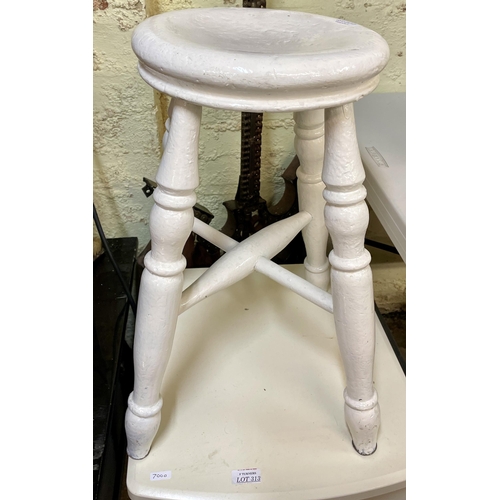 339 - A WHITE PAINTED 4 LEGGED MILKING STOOL