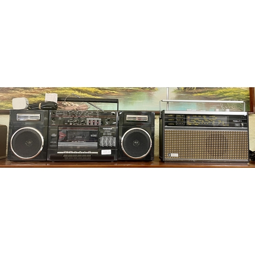 347 - A VINTAGE FIDELITY RAD 26 FM RADIO TOGETHER WITH A TOSHIBA RT 7016 BOOM BOX