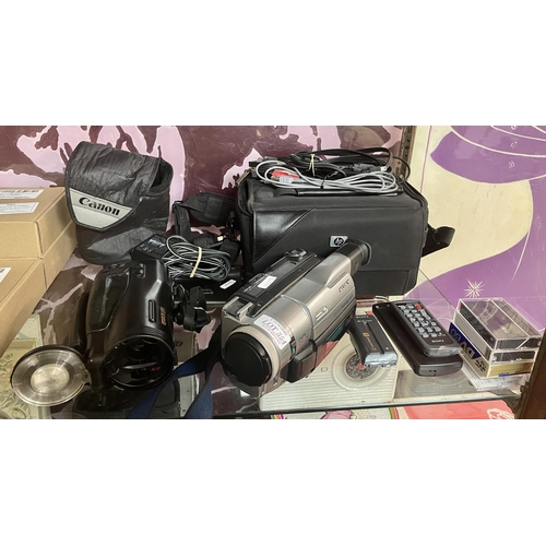 354 - VARIOUS CAMERA EQUIPMENT - INC A SONY DIGITAL 8 HANDYCAM, A CANON EPOCA 135 CAMERA, VARIOUS LEADS, R... 