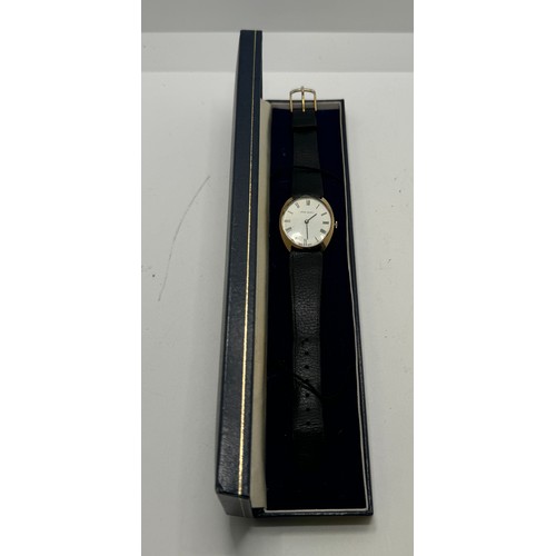 375 - A 9CT YELLOW GOLD JEAN RENET WRISTWATCH - OVAL DIAL WITH ROMAN NUMERALS - GOLD CASE MARKED 9CT GOLD ... 