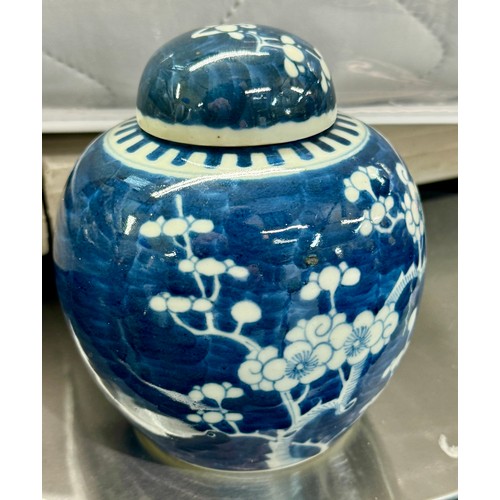 398 - A CHINESE BLUE AND WHITE COVERED GINGER JAR, 2 X BLUE RINGS TO BASE, PRUNUS DESIGN