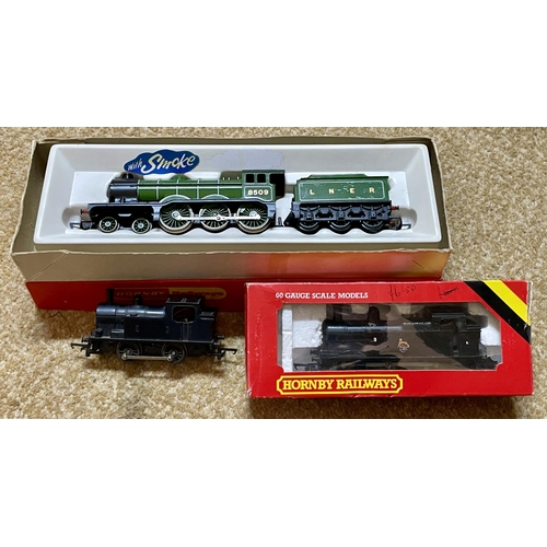 265 - HORNBY R041 GWR LOCO, ONE OTHER LOCOMOTIVE, AND A LNER 8509 LOCOMOTIVE AND TENDER WITH SMOKE, X2 OF ... 