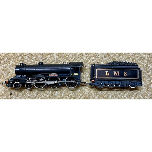 269 - HORNBY 'LIVERPOOL' B17 CLASS 460 LOCOMOTIVE AND TENDER IN LMS BLACK