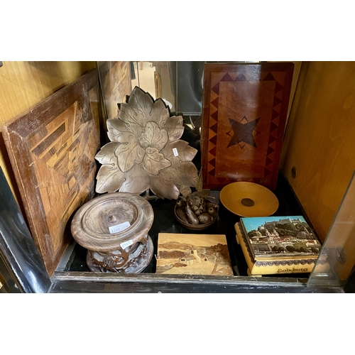 276 - A SELECTION OF TREEN WARE, INCL AN AFRICAN WOOD COASTER HOLDER DECORATED WITH ANIMALS, VARIOUS INCIS... 