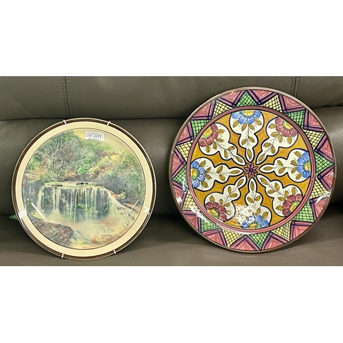 366 - A VINTAGE SPANISH MAJOLICA PLATE AND A ROYAL DOULTON PICTURE PLATE 'THE WEEPING ROCK BLUE MOUNTAINS'