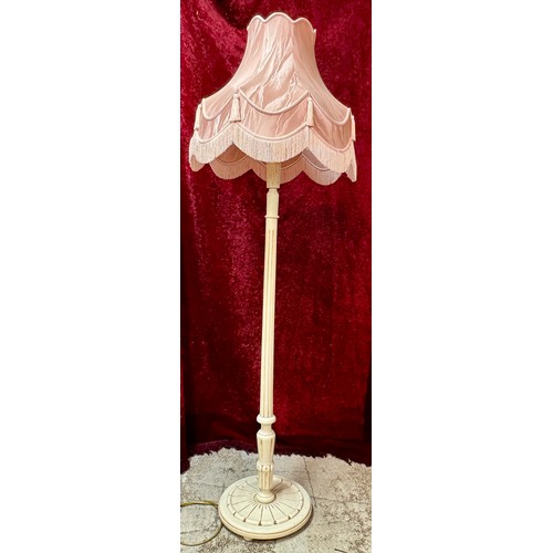 368 - AN ONYX AND BRASS STANDARD LAMP WITH A PINK FRILLED SHADE, A WHITE ENAMELLED WOODEN STANDARD LAMP WI... 