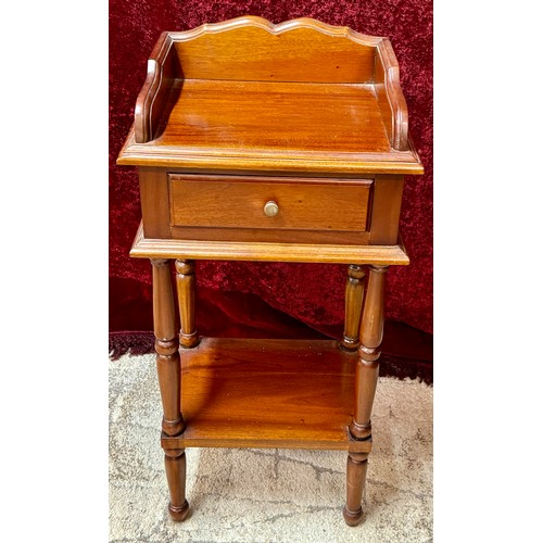 369 - A MAHOGANY NIGHT STAND GALLERIED TOP, SINGLE DRAWER WITH OPEN SHELF BENEATH