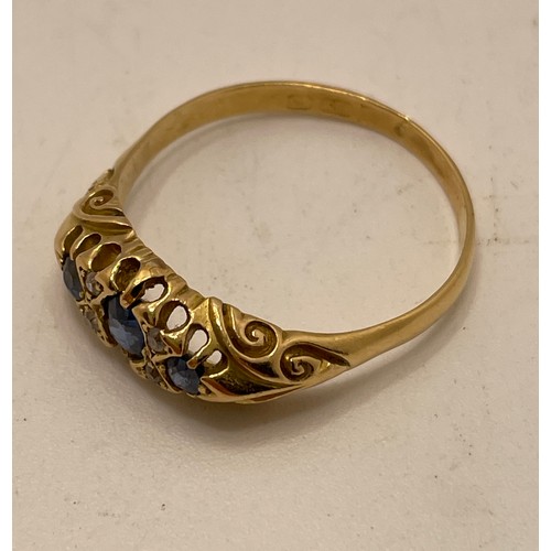 422 - 9CT YELLOW GOLD AND SAPPHIRE RING, 4.3G, SIZE W