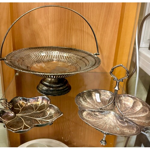 459 - X2 SHELVES OF VINTAGE PLATED WARE INCL, HANDLED FRUIT BASKET, A LEAF TRAY, A JAMES WALKER SERVING DI... 