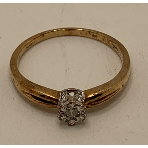 421 - 9CT YELLOW GOLD AND DIAMOND SOLITAIRE RING, 2.4G, SIZE S