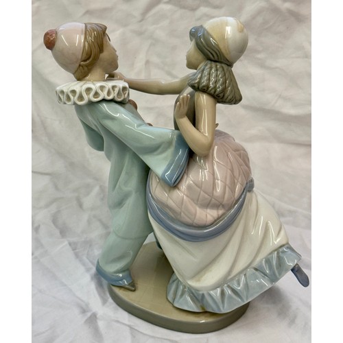 457 - LLADRO 5452 MASQUERADE BALL WITH GENERIC LLADRO BOX
Sculptor - Francisco Catala, issued - 1988, reti... 