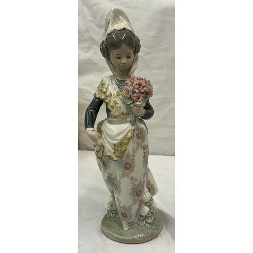 486 - LLADRO 1304 VALENCIAN GIRL WITH FLOWERS Designer:  Juan Huerta Year Designed:  1974 Year Retired: 20... 