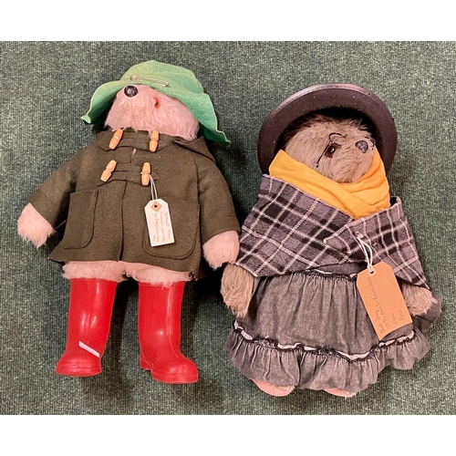 315 - PADDINGTON BEAR FIGURE COMPLETE WITH LABEL AND AN AUNT LUCY BEAR