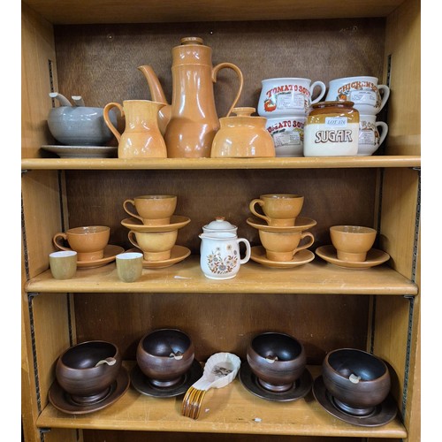 376 - SET OF MID CENTURY STONE WARE CERAMICS INCL, BURNT ORANGE COFFEE POT X6 CUPS ADN SAUCERS, MILK AND S... 