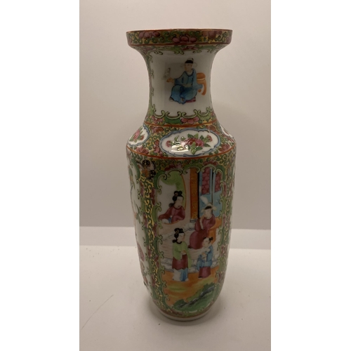 443 - A 19TH C. CHINESE CANTON VASE, 25.5 CM HIGH