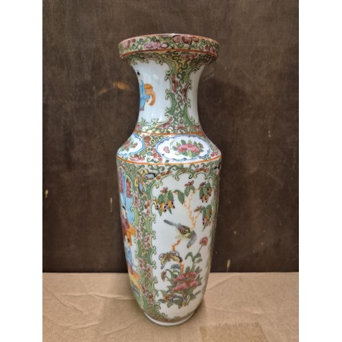 443 - A 19TH C. CHINESE CANTON VASE, 25.5 CM HIGH