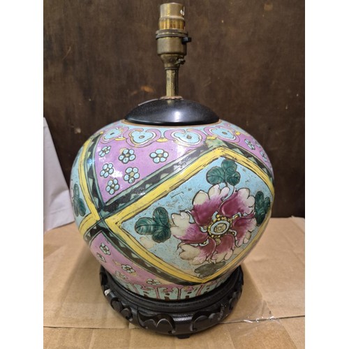 444 - A 19TH C. FAMILLE ROSE JAR, MOUNTED AS A LAMP, POSSIBLY CHINA STRAITS WARE, THE JAR ITSELF APPROX. 1... 