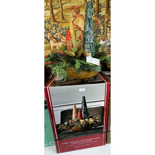 195 - A BOXED HOLIDAY CENTREPIECE WITH LED LIGHTS