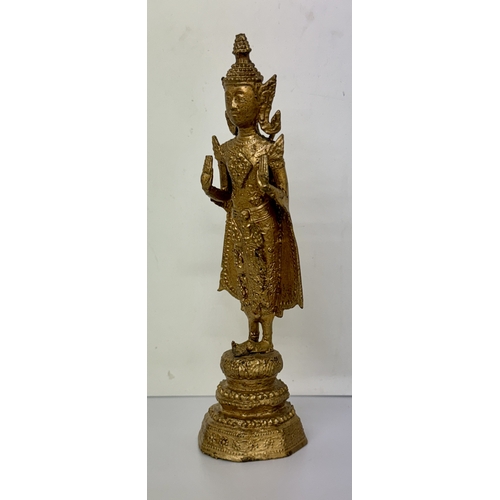 410 - A GILT BRONZE BUDDHA FIGURE  - THAI LATE 19TH;/EARLY 20TH C. H: 16.7CMS WT:225GRAMS