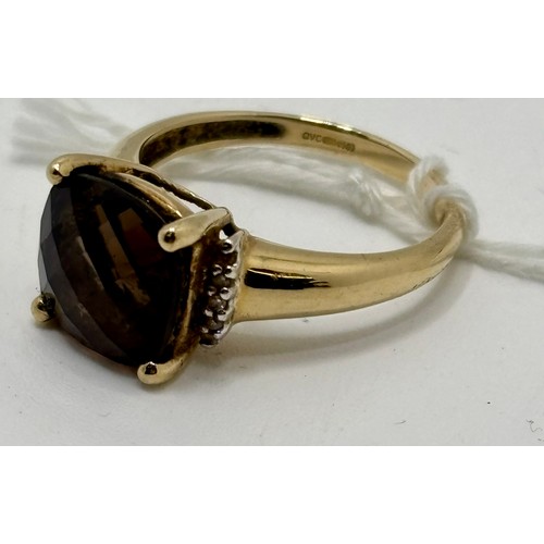 312 - 9CT YELLOW GOLD AND SMOKY QUARTZ DRESS RING, 3.5G, SIZE O