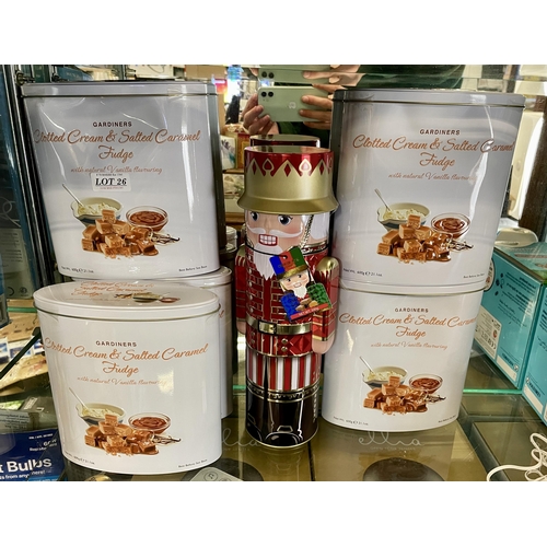 26 - 5 X 600G TINS OF GARDINERS CLOTTED CREAM AND SALTED CARAMEL FUDGE (DENTS TO TINS) TOGETHER WITH A CH... 