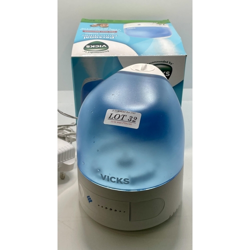 32 - BOXED VICKS PERSONAL HUMIDIFIER - ULTRASONIC COOL MIST