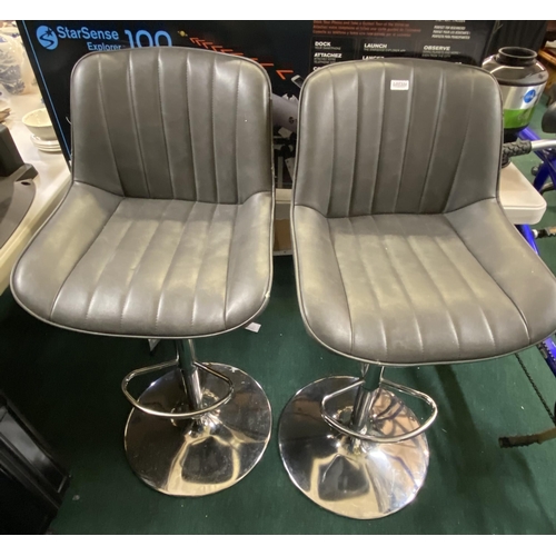 234 - A PAIR OF RISE AND FALL LEATHER AND CHROME BAR STOOLS