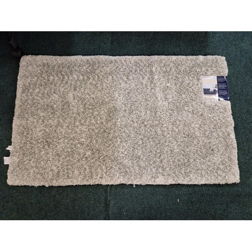 62 - CONFETTI SHAG ACCENT RUG 68CM X 114 - CREAM