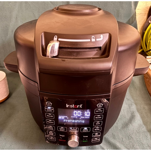 101 - INSTANT POT DUO PLUS MULTI COOKER 5.7L - 9 IN ONE - PRESSURE COOKER/SLOW COOKER/STEAMER ETC.
