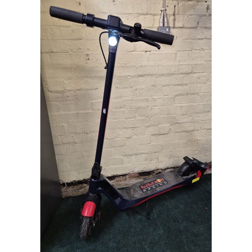 200 - RED BULL RS900 E-SCOOTER GWO -  NOTE NO CHARGER AND BACK MUDGUARD DAMAGED (SEE PIC)