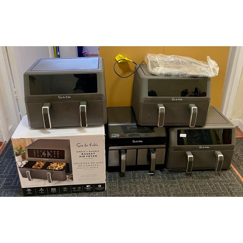 90 - 4X SUR LA TABLE DUAL BASKET DIGITAL AIR FRYERS - ALL WORK BUT PREVIOUS USE