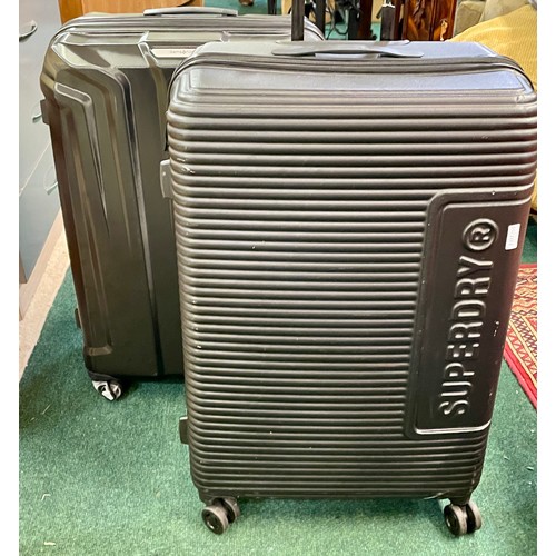 206 - 2 LARGE HARDSIDE SPINNER SUITCASES SUPERDRY/SAMSONITE - BOTH WITH FAULTS - ZIP AND TELESCOPIC HANDLE