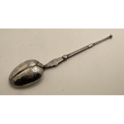 455 - AN ELKINGTON AND CO CORONATION SILVER SERVING SPOON DEPICTING LIONS AND FLOWERS, H.M BIRMINGHAM 1907... 