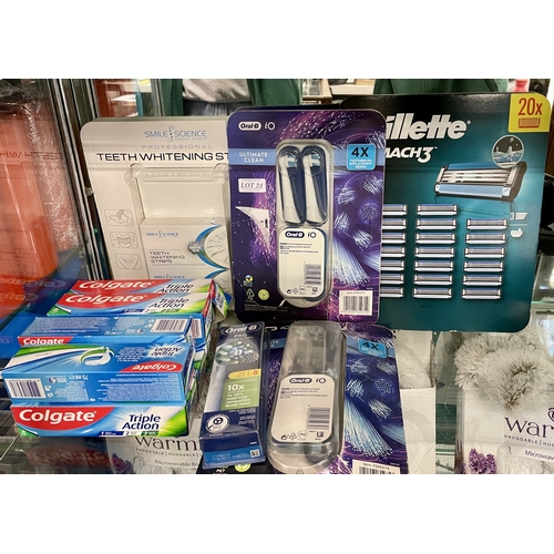 24 - QTY OF VARIOUS TOILETRIES - INCL, QTY OF COLGATE TOOTHPASTES, ORAL-B IO TOOTHBRUSH HEADS, GILLETTE M... 