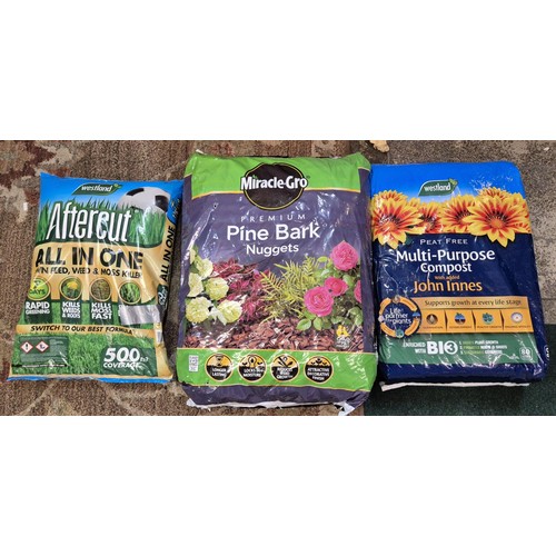 219 - WESTLAND 80L MULTI PURPOSE COMPOST, WESTLAND ALL IN ONE LAWN FEED AND MIRACLE GRO PINE BARK NUGGETS