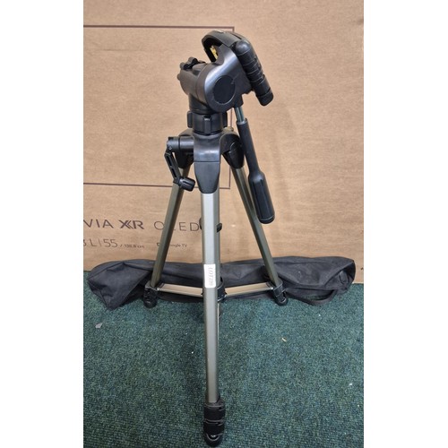 390 - HAMA STAR 61 FOLDING TRIPOD WITH BUILT IN SPIRIT LEVEL WITH CARRY BAG