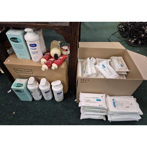 392 - LARGE QTY OF WET WIPES, 5X 500G E45 CREAM (ALL IN DATE) 3X DERMOL 500 LOTION, VARIOUS TOILETRIES AND... 
