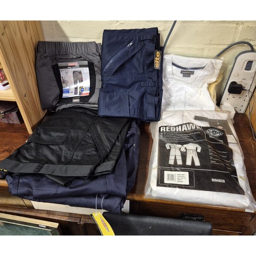 393 - VARIOUS A/NEW WORK CLOTHING INCL 6X WORKWEAR PANTS - DICKIES, SITE, POWERFIX ETC VARIOUS SIZES TOGET... 