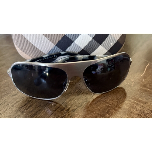 406 - A PAIR OF BURBERRY B 3005 1008/80 SUNGLASSES WITH ORIGINAL BURBERRY STYLE CASE