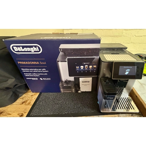 BOXED DELONGHI PRIMADONNA SOUL BEAN TO CUP COFFEE MACHINE WITH MILK JUG