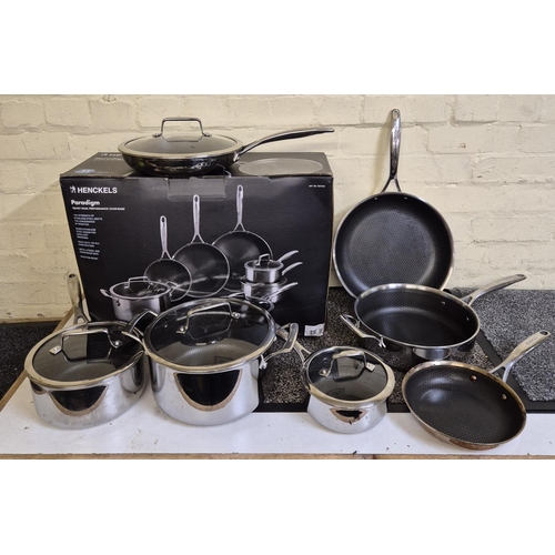 70 - BOXED HENCKELS 11 PIECE PARADIGM STAINLESS STEEL COOKWARE SET 7 PANS 4 LIDS - SLIGHT PREVIOUS USE