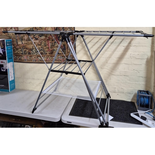78 - FOLDING CLOTHES AIRER/CLOTHES MAIDEN