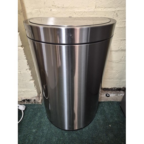 93 - 47L SENSIBLE ECO LIVING STAINLESS STEEL MOTION SENSOR BIN 47L - NOTE: SENSOR FAULT BUT WORKS WITH MA... 