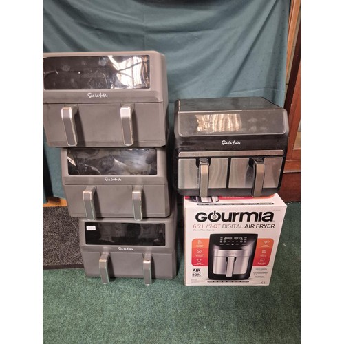 68 - 5 X VARIOUS AIR FRYERS INCL 4 X SUR LA TABLE DUAL BASKET AND A BOXED GOURMIA  ALL WORKING BUT ALL WI... 