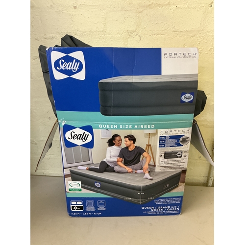 77 - BOXED QUEEN SIZE INFLATABLE MATTRESS WITH BUILT IN PUMP